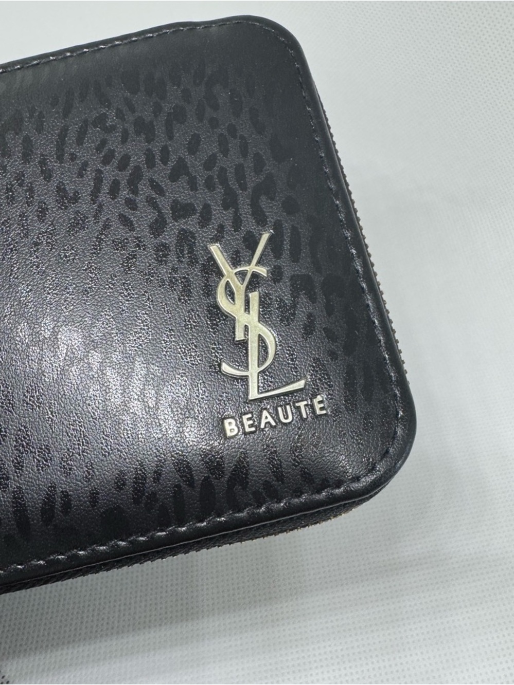 YSL Hardshell Case - Picture 3 of 7